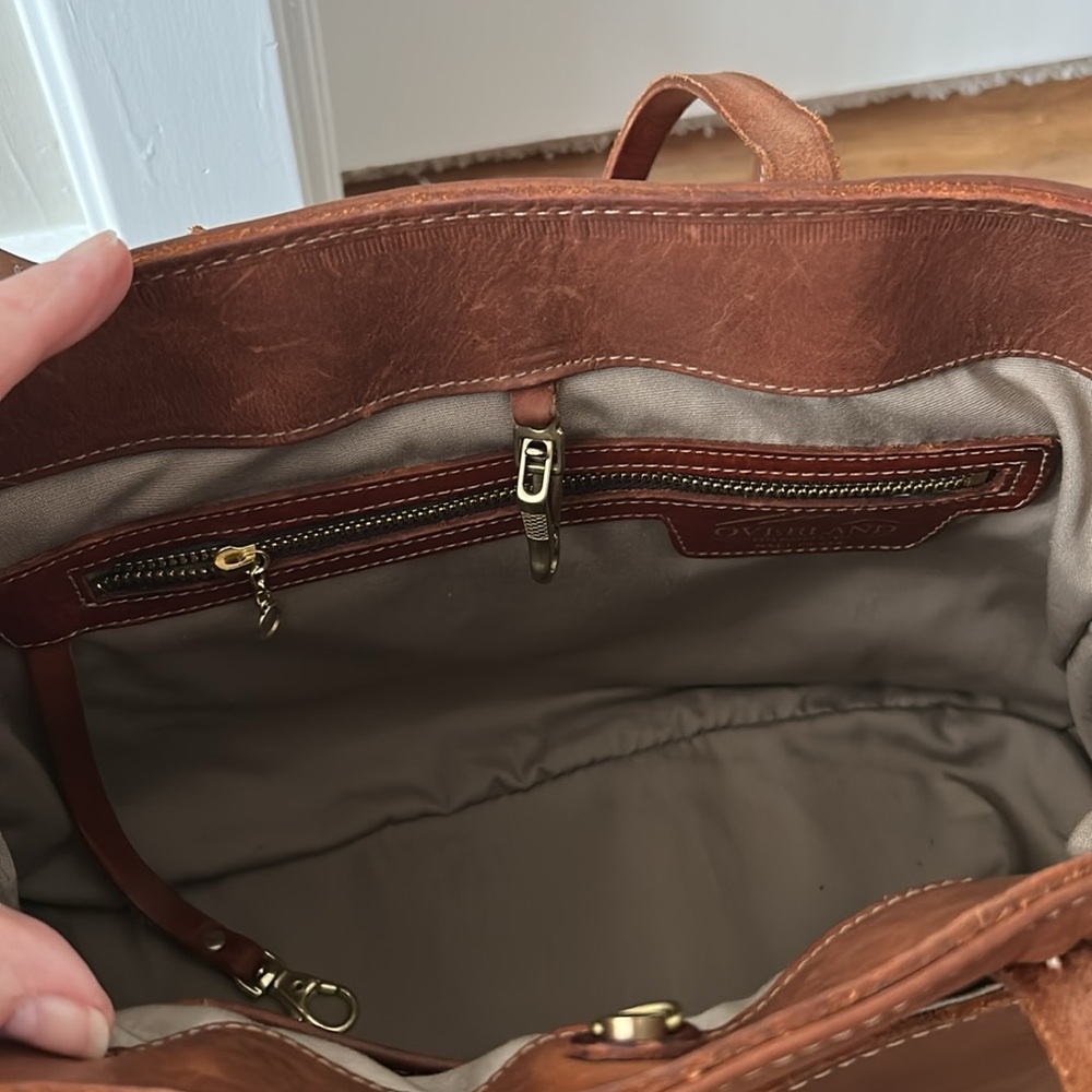 Overland Leather Handbag/Crossbody - Picture 8 of 15